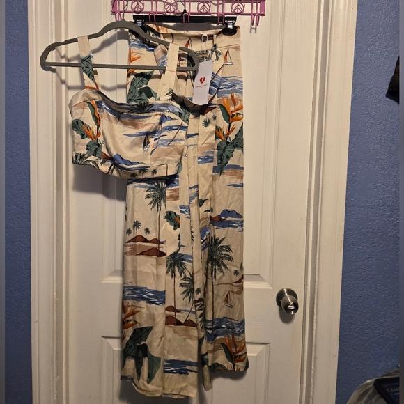 NWT The Games We Play Set Top/Pants Paradise Size XS Color Beige/Green - Picture 1 of 13